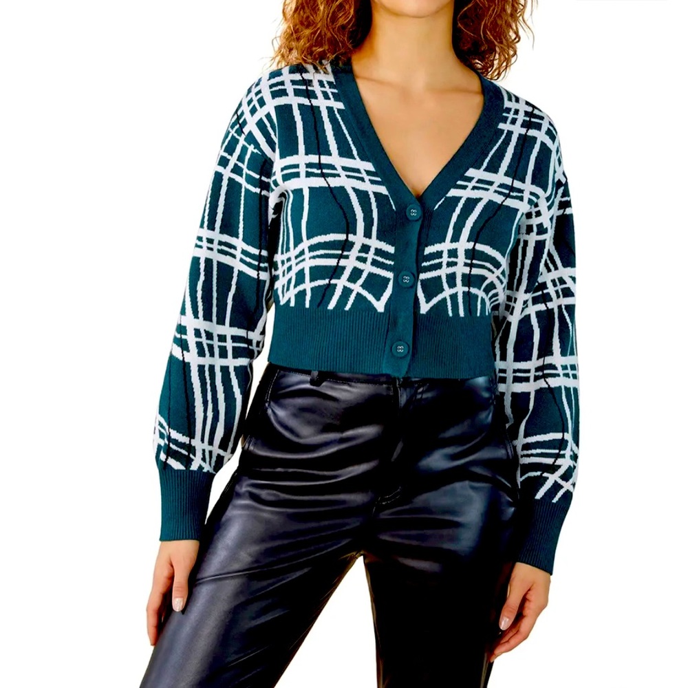 MSRP $98 BCBGeneration Cropped Long Sleeve Cardigan with Buttons Large